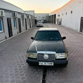 Mercedes-Benz 300E 1989
