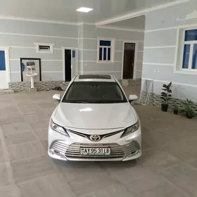 Toyota Camry 2019