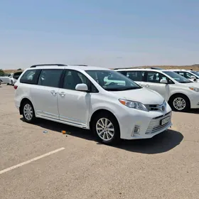Toyota Sienna 2019