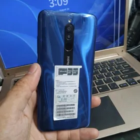 REDMI 8 4/64GB