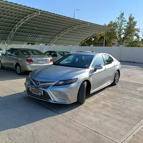 Toyota Camry 2023