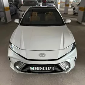 Toyota Camry 2025