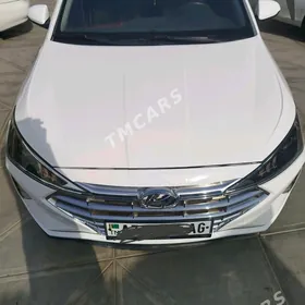 Hyundai Elantra 2020