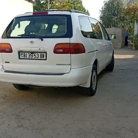 Toyota Sienna 2000