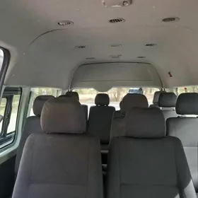 Toyota Hiace 2017