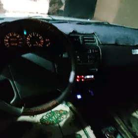 Nissan Maxima 1995