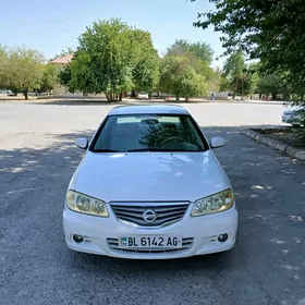 Nissan Sunny 2010