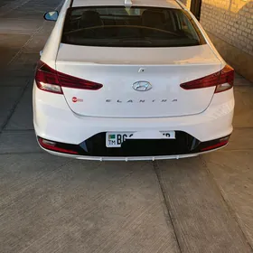 Hyundai Elantra 2020