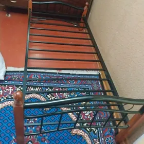 ПРОДАЮ КРОВАТЬ
