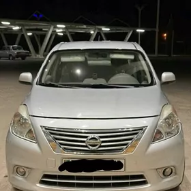 Nissan Versa 2012