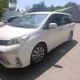 Toyota Sienna 2019
