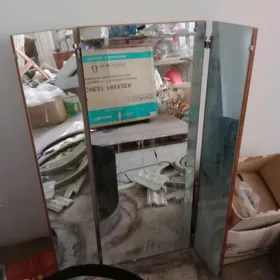 Aýna ýüz görülýän, Зеркало