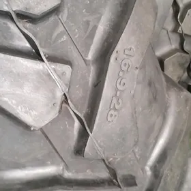 Traktor 16.9/R28 480/70R34