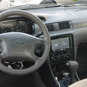 Toyota Camry 1998