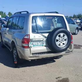 Mitsubishi Pajero 2005