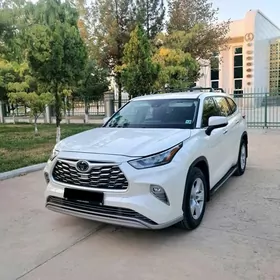 Toyota Highlander 2020