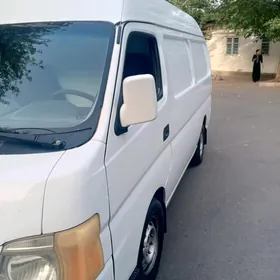 Nissan Urvan 2008