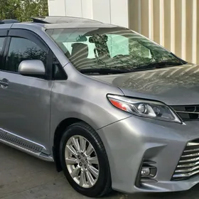 Toyota Sienna 2016
