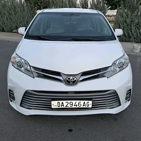 Toyota Sienna 2016
