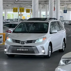 Toyota Sienna 2019