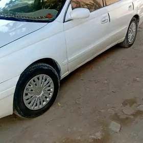 Toyota Corona 1995