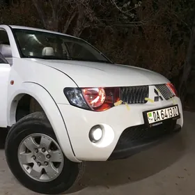 Mitsubishi L200 2008