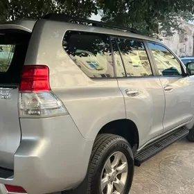 Toyota Land Cruiser Prado 2013