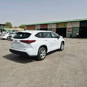 Toyota Highlander 2021
