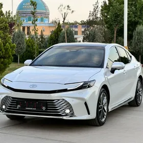 Toyota Camry 2025