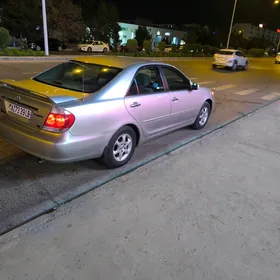 Toyota Camry 2004