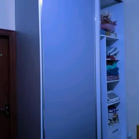 Шкаф.