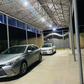 Toyota Camry 2017