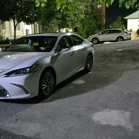 Lexus ES 350 2019