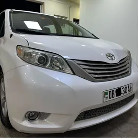 Toyota Sienna 2011