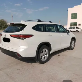 Toyota Highlander 2021