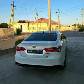 Toyota Camry 2022