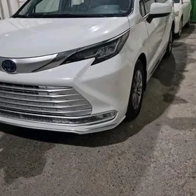 Toyota Sienna 2022