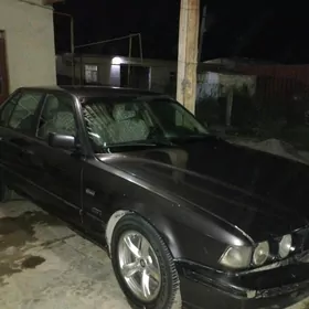 BMW 7 Series 1990