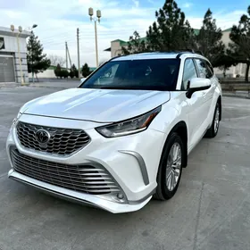 Toyota Highlander 2022
