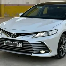 Toyota Camry 2021