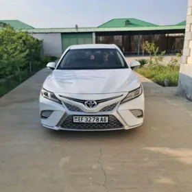 Toyota Camry 2019