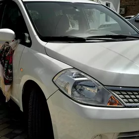 Nissan Tiida 2008