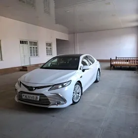 Toyota Camry 2020