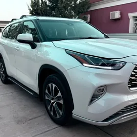 Toyota Highlander 2022