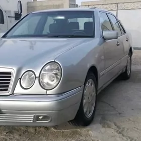 Mercedes-Benz E320 1999
