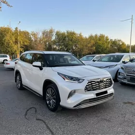 Toyota Highlander 2020
