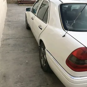 Mercedes-Benz C250 1996