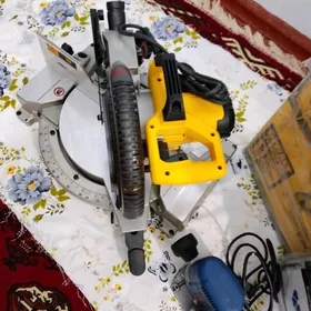 Bas kesme DeWALT