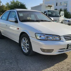 Toyota Camry 2001