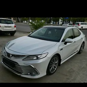 Toyota Camry 2021